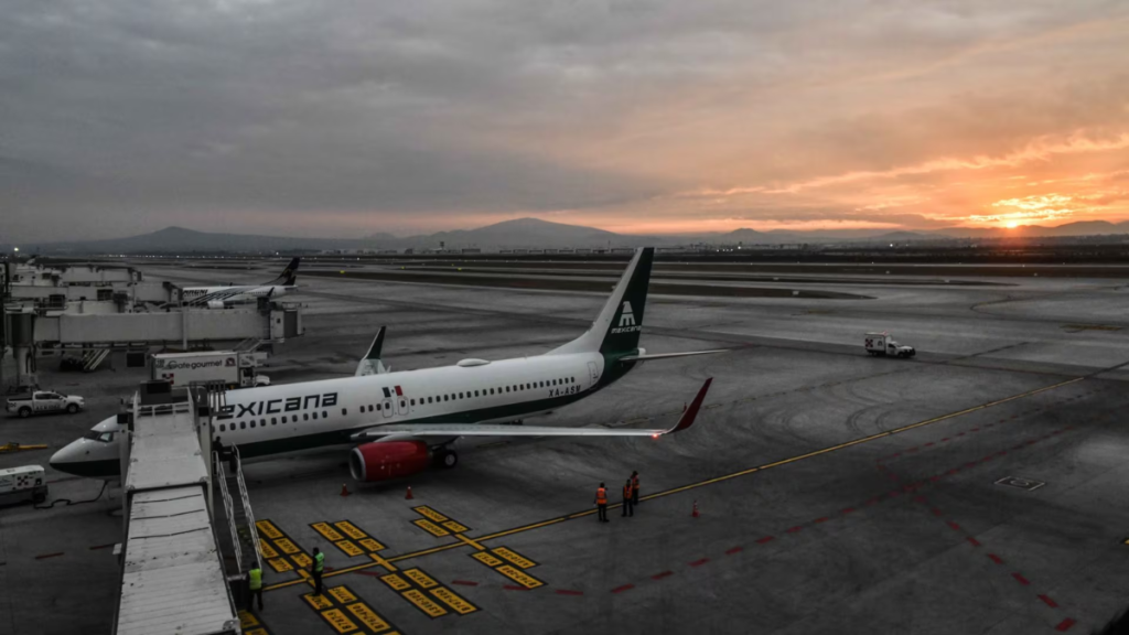 Mexicana de Aviación reduce rutas: cierra 8 de 17 itinerarios.