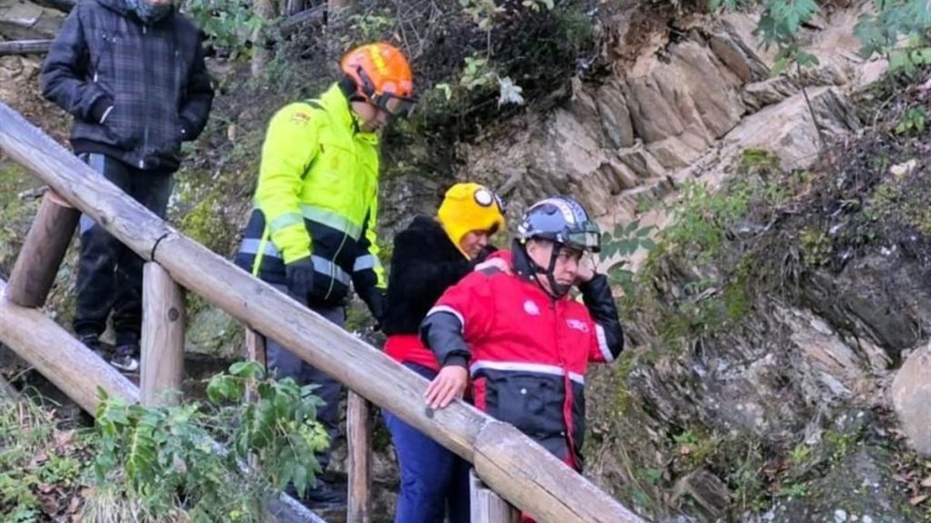 accidente-en-chipinque-mujer-cae-8-metros-aguanieve