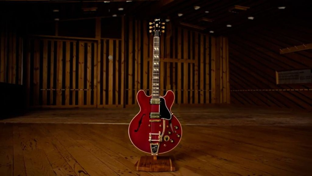Lost-to-the-future-back-to-the-future-guitarra-gibson
