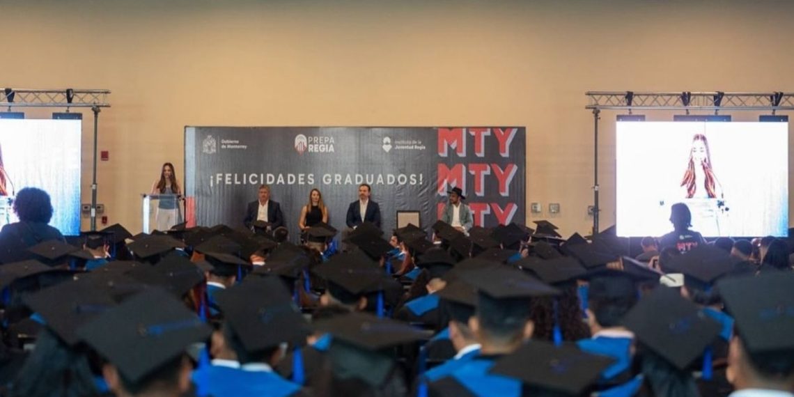 segunda-generación-165-alumnos-prepa-regia