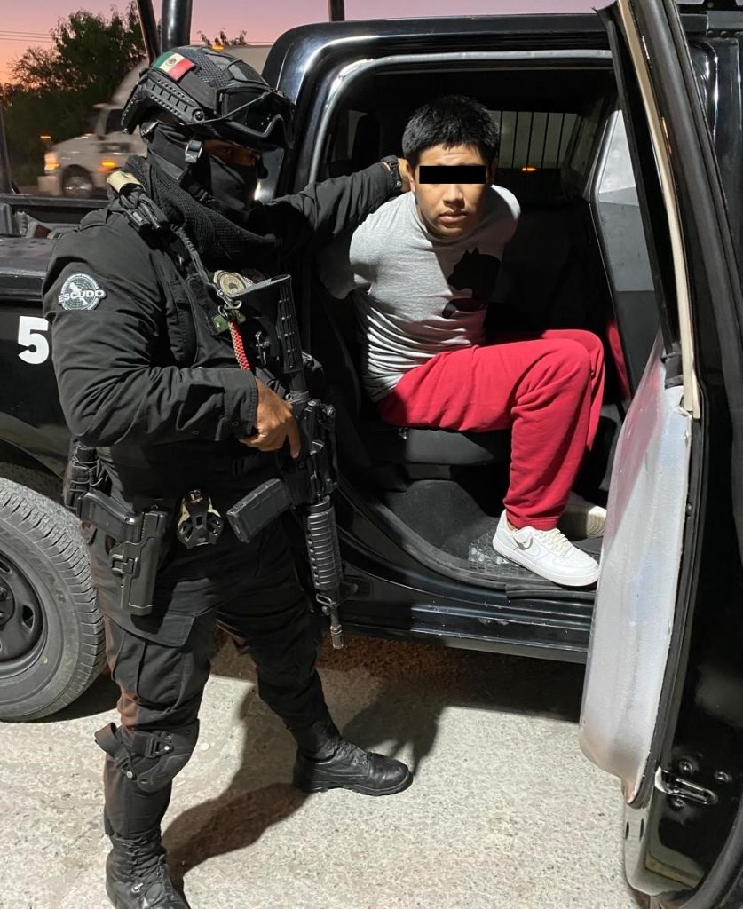 joven armado, Monterrey, colonia Argentina, Policía de Monterrey, patrullaje preventivo, arma asegurada