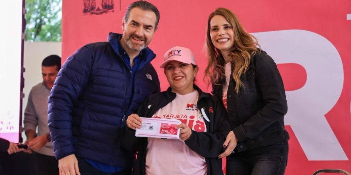 realizan-entrega-masiva-en-parque-españa-de-apoyo-económico