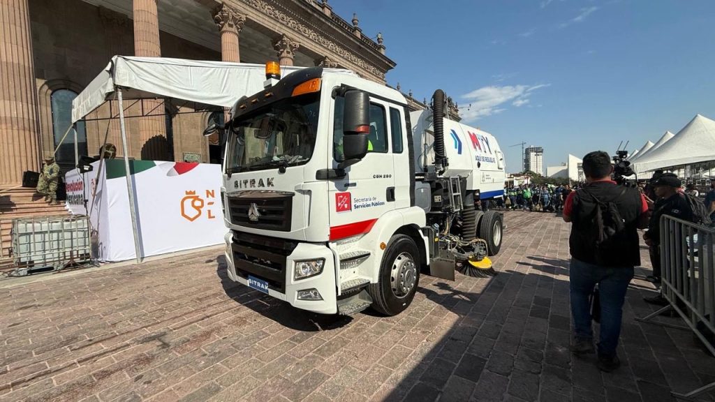 Servicios-Públicos-limpieza-urbana-centro-de-Monterrey-operativo-de-limpieza-barrido-y-recolección-evento-masivo
