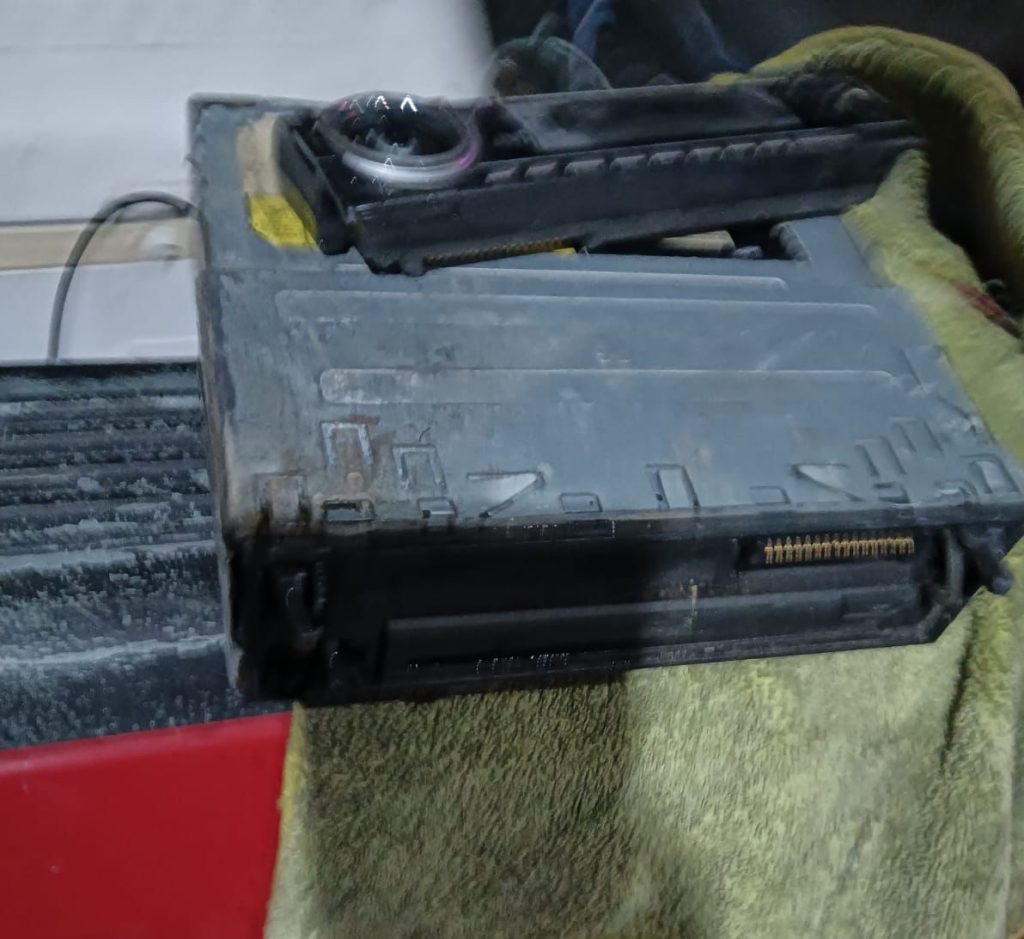 robo-de-estéreo-cámaras-del-C4-estrategia-Escudo-detenido