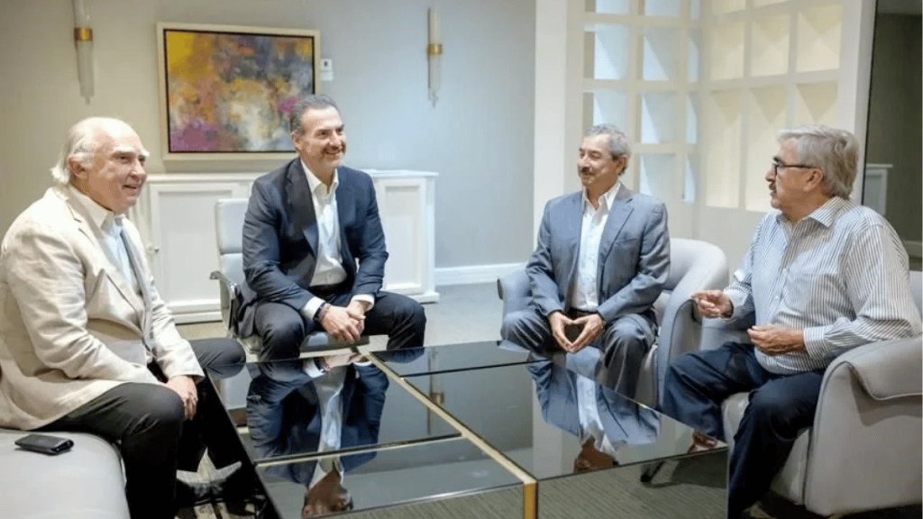 adrián de la garza se reúne con vicente fox