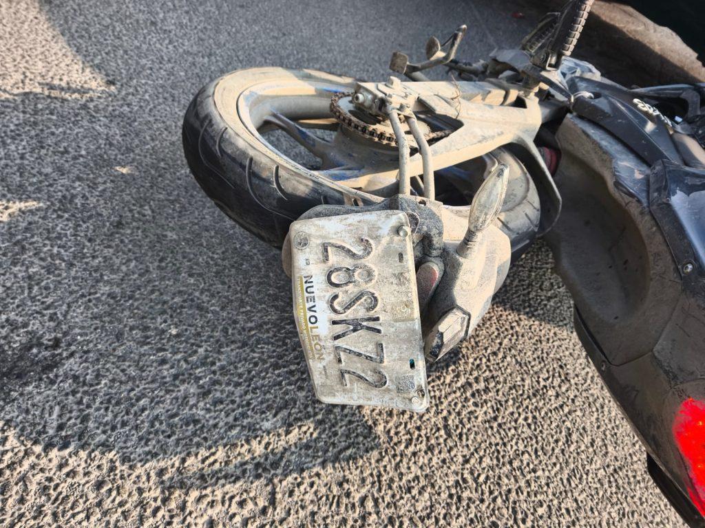motocicleta asegurada por la policía de monterrey al detener al presunto narcomenudista