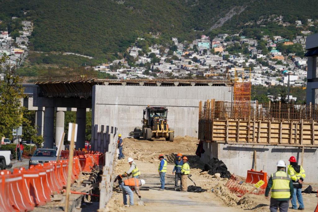 imagen del avance en la obra del circuito vial en la carretera nacional