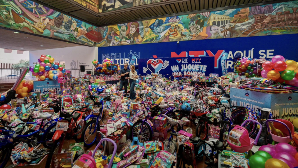 más de 10 mil juguetes recolectados para la donación de jueguetes por el día del niño en monterrey