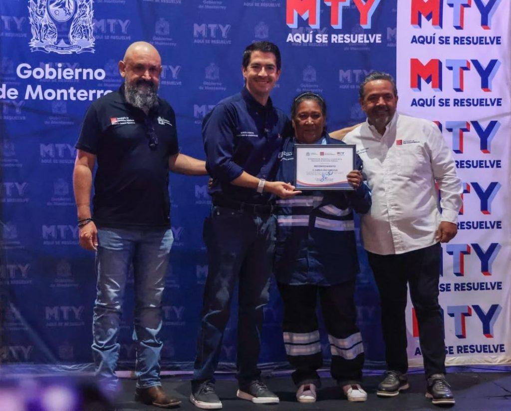 día del barrendero en monterrey; celebran más de 25 años de trayectoria