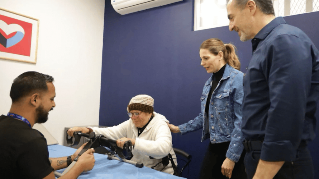 Adrián de la Garza y su familia ven por el DIF Monterrey - Prensa Regia